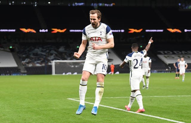 Kane, who won the Premier League Golden Boot last season, wants to leave Spurs in order to win trophies 