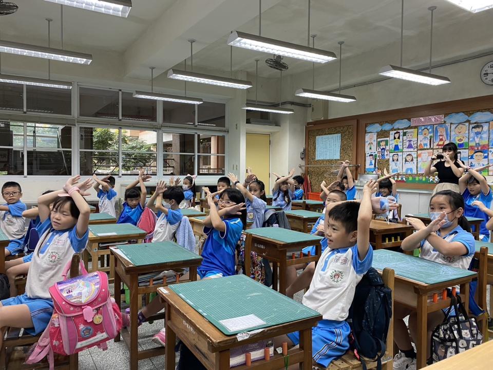 瑞芳國小學生互動熱絡