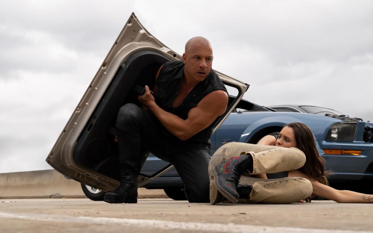 In "Fast & Furious 10" ist Vin Diesel (mit Daniela Melchior) zum vorletzten Mal als Dom Toretto zu sehen. (Bild: Universal Studios)