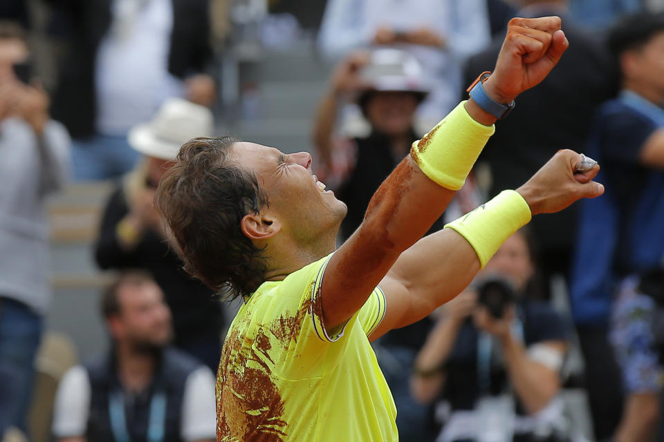 ARCHIVO - En esta foto del 9 de junio de 2019, Rafael Nadal tras ganar su 12do título del Abierto de Francia al vencer a Dominic Thiem en la final en París. (AP Foto/Michel Euler, archivo)