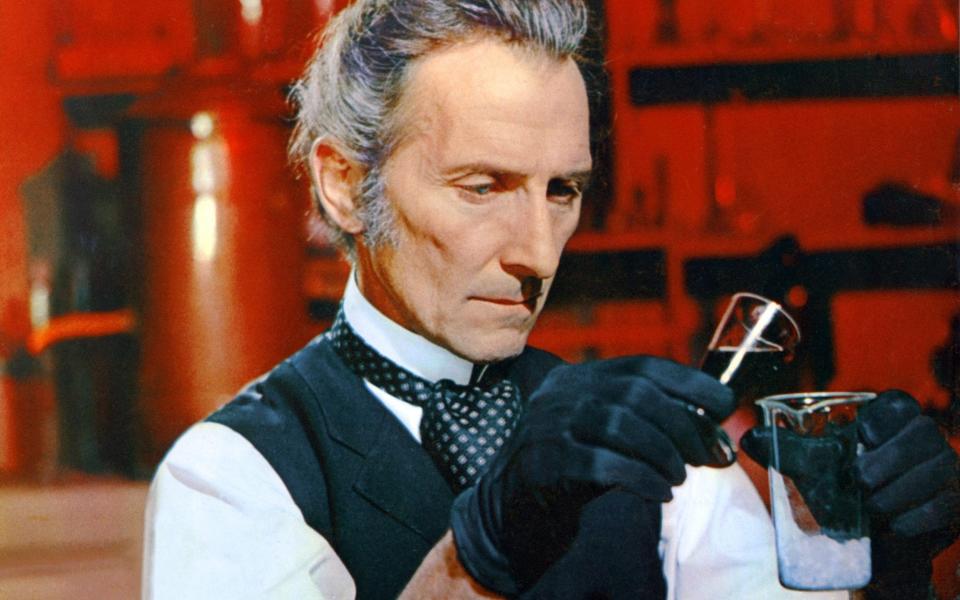 Charmingly sadistic: Peter Cushing as Frankenstein - Alamy