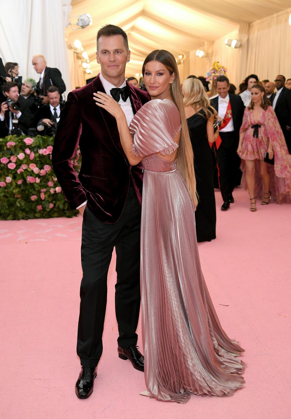<h1 class="title">Tom Brady and Gisele Bundchen in Dior Haute Couture with Âme jewelry and Lynn Ban jewelry</h1><cite class="credit">Photo: Getty Images</cite>