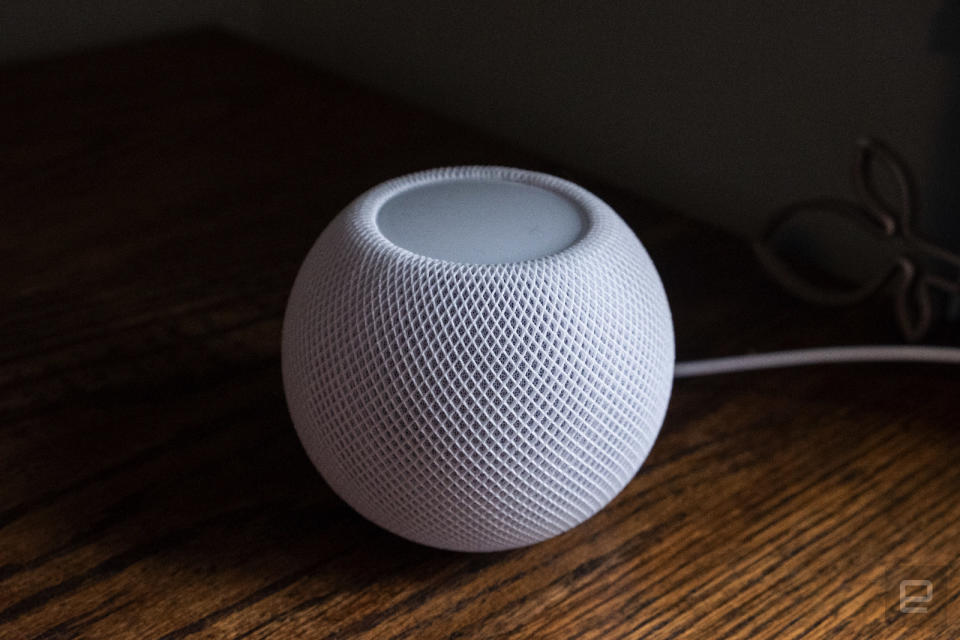 Apple HomePod mini review photos.