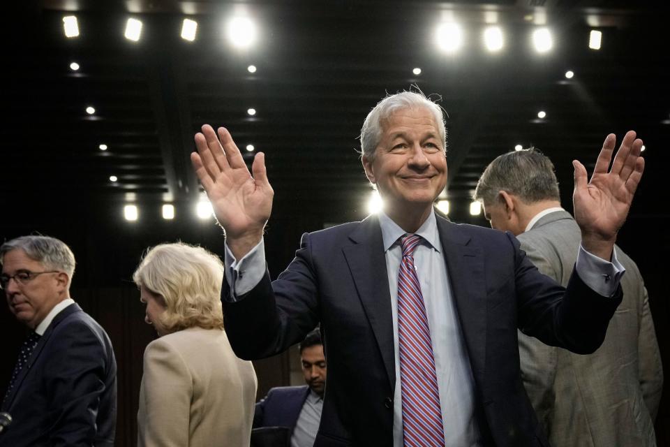 Jamie Dimon sagt, dass Künstliche Intelligenz die Arbeitswoche verkürzen wird, was die Lebensqualität der Arbeitnehmer verbessern würde. - Copyright: Drew Angerer/Getty Images