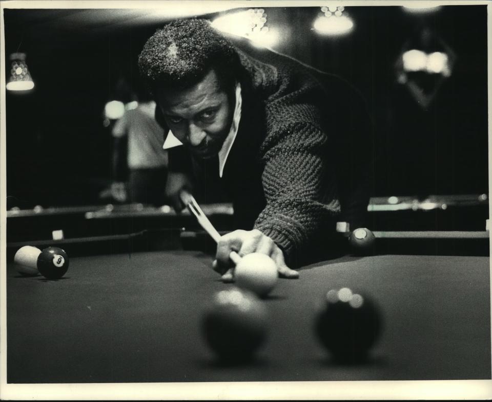 Willie Munson, a Wisconsin Straight Pool Champion, had a bit part in the movie, "The Color of Money."