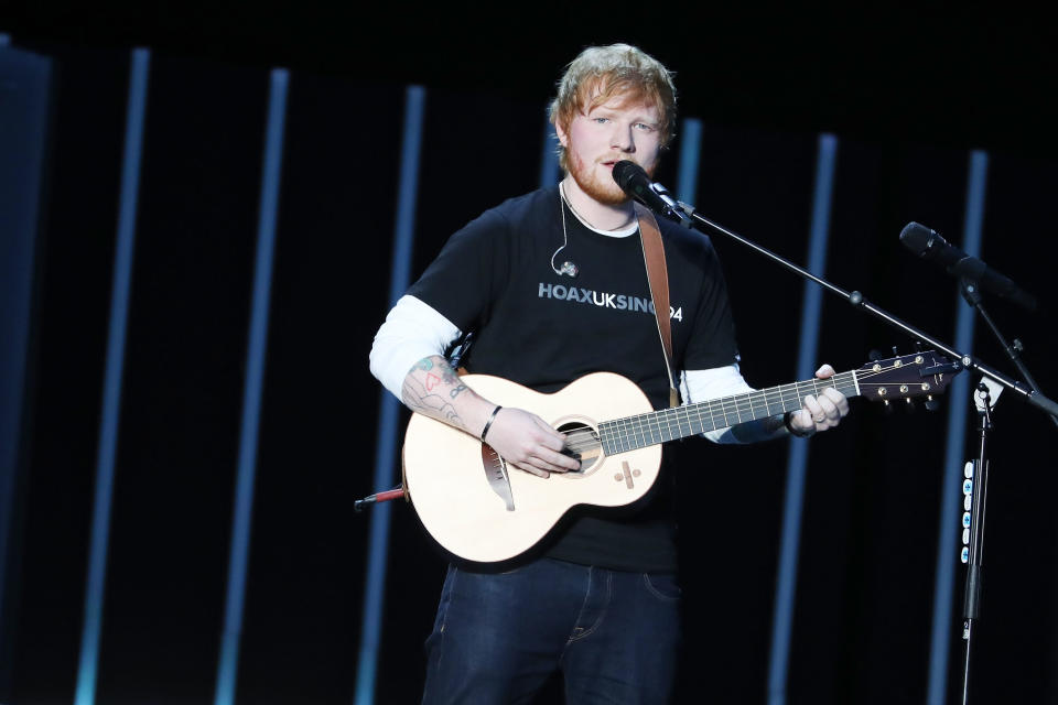 El padre de Ed Sheeran es experto en arte, mientras que su madre trabaja como diseñadora de joyas. Ambos trabajaron juntos en el pasado y fundaron una consultoría de arte privada. (Foto: Jemal Countess / Getty Images)