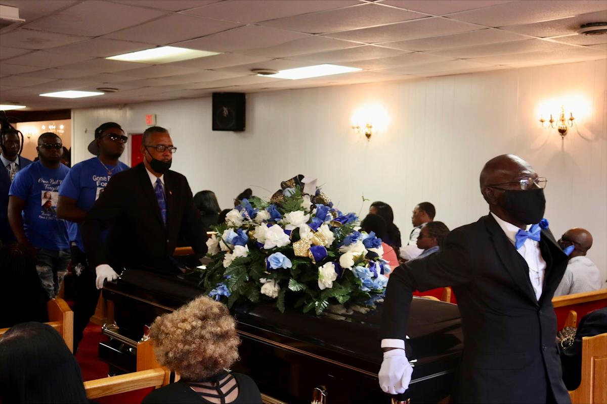 Mourners gather for American killed by cartel on Mexico trip - Yahoo News