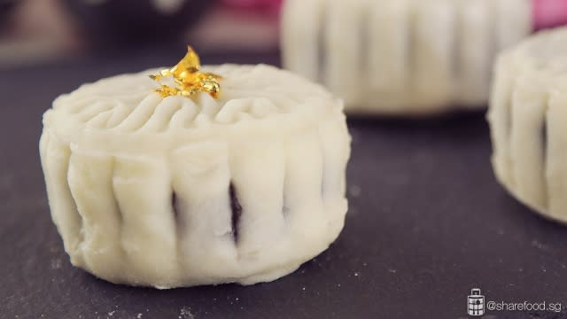 Share Food Yuan Yang Caramel Snowskin Mooncake