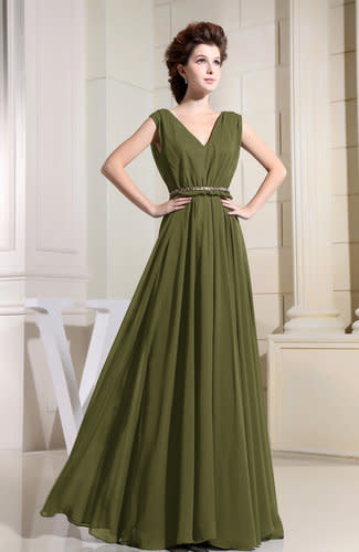 Buy the <a href="http://www.uwdress.com/p/casual-v-neck-sleeveless-chiffon-pleated-bridesmaid-dresses-21623/olive-green.html?currency=USD&amp;shipping_to=US&amp;size=6&amp;gclid=EAIaIQobChMIhPDIitzP1QIVl42zCh1C-QgtEAkYASABEgLNl_D_BwE" target="_blank">UW olive&nbsp;pleated bridesmaids dress</a>&nbsp;for $94.99