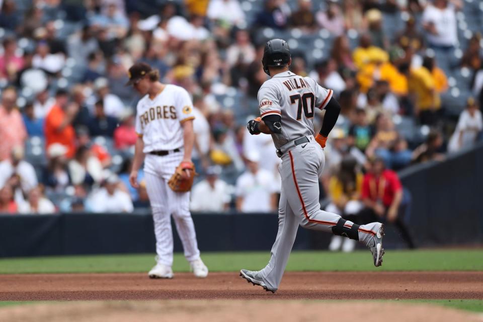 GIGANTES-PADRES (AP)