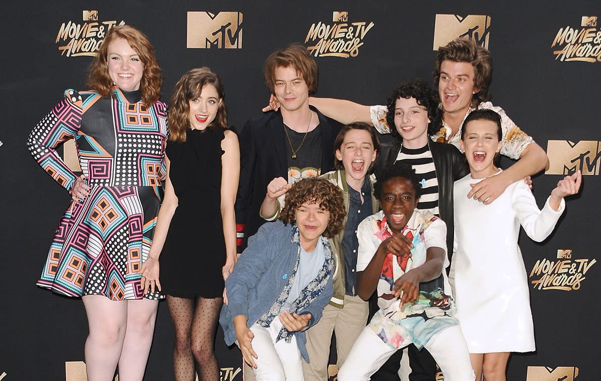 The cast of Stranger Things look like they're in an Old Navy commercial :  r/funny