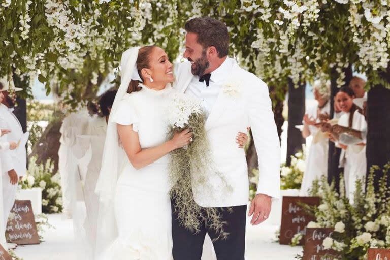 Jennifer Lopez y Ben Affleck sellaron su amor en una doble ceremonia: primero, en Las Vegas y luego en la mansión que el actor tiene en Georgia