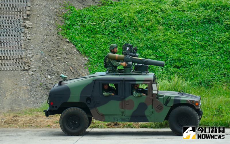 ▲M202A2拖式II型發射系統以悍馬車為載具。（圖／記者呂炯昌攝，2023.07.03）