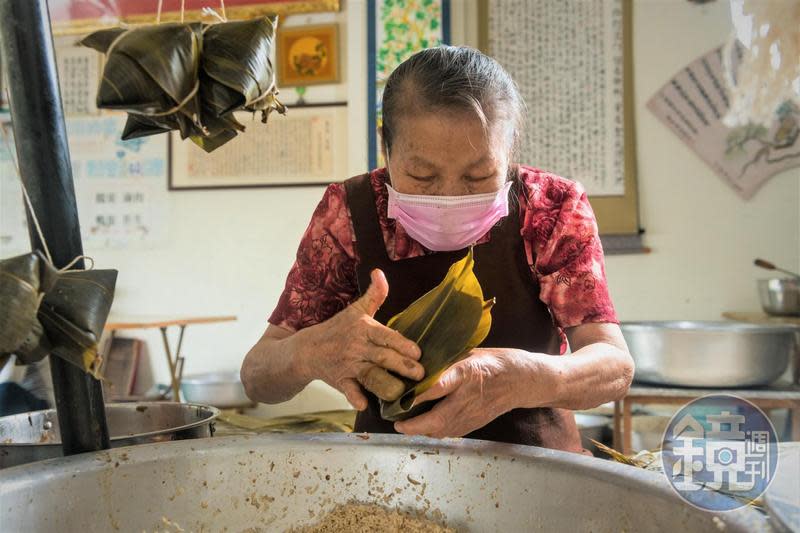 想討教好吃的粽子，台南友人口徑一致推崇阿嬤的手藝。