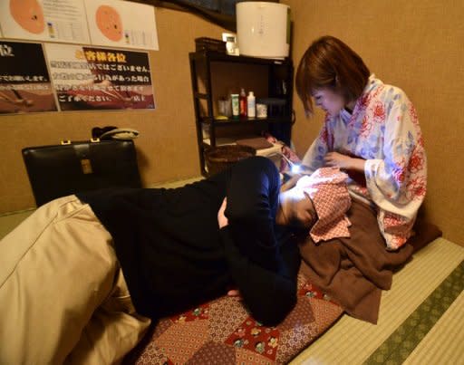 Tokyo trend: Ear-cleaning parlors 