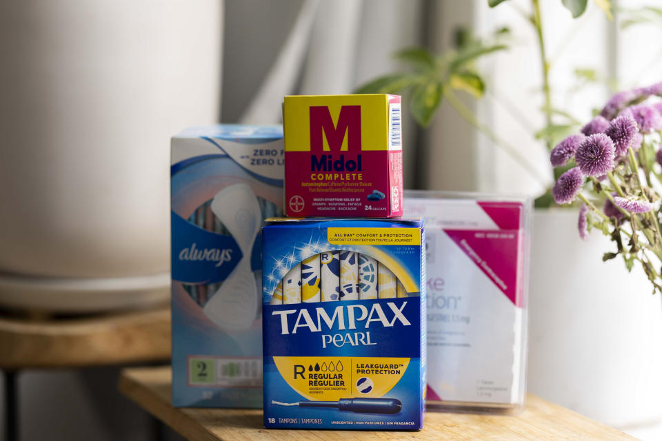 Midol, una marca de cápsulas de la vieja escuela para aliviar el dolor menstrual, rediseñó su empaquetado en 2020. (Ahmed Gaber/The New York Times)
