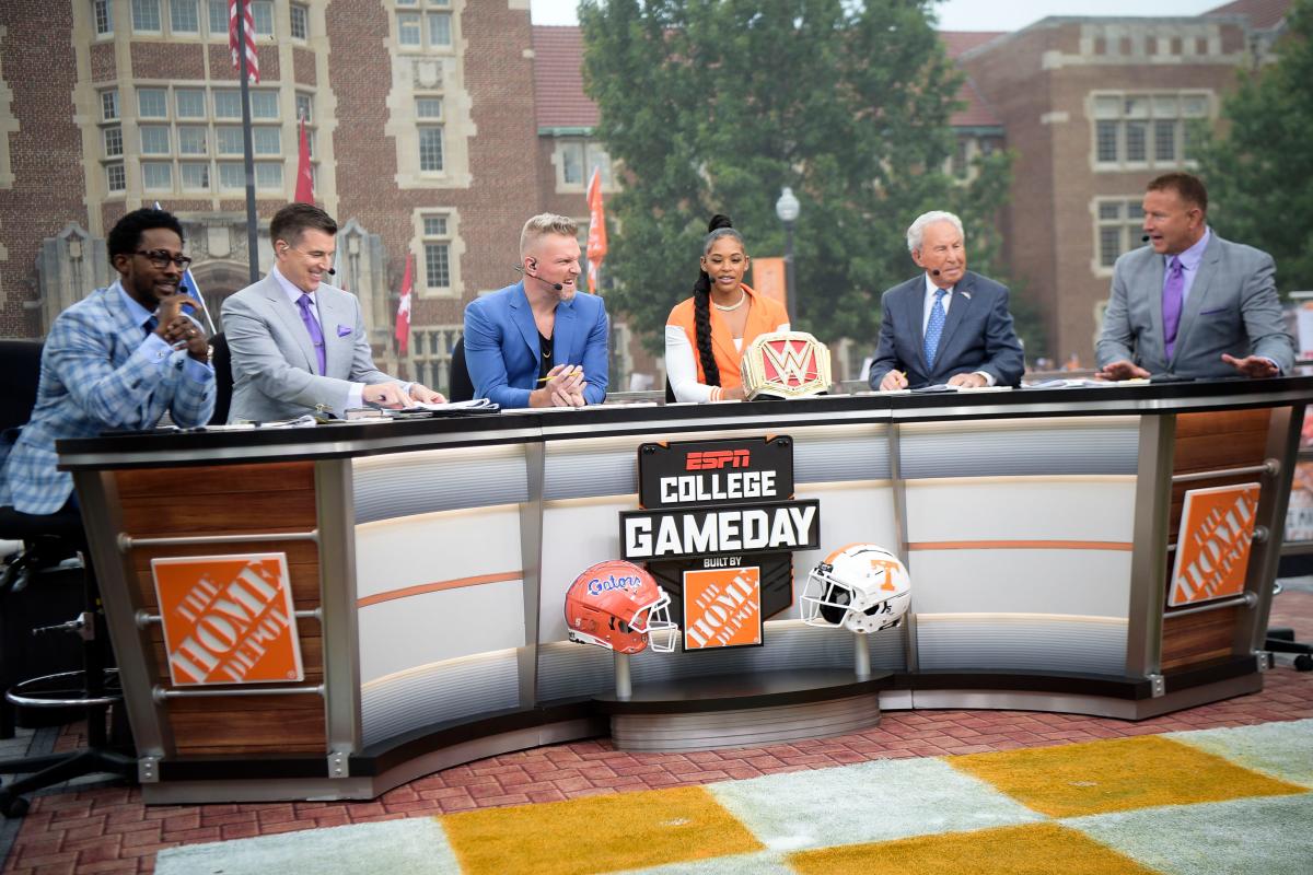 ESPN 'College GameDay' to broadcast from Ayres Hall before Tennessee