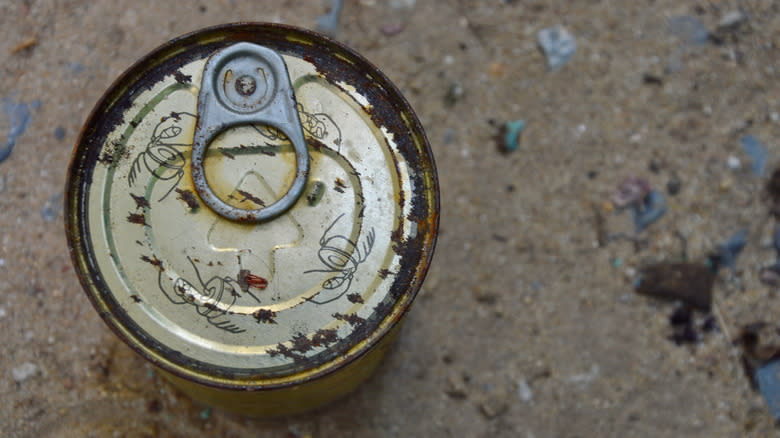 Dirty, rusty can