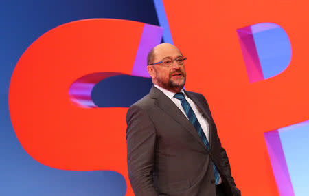 Martin Schulz, leader of Germany's Social Democratic Party (SPD), inspects the convention hall prior to the SPD's one-day party congress in Bonn, Germany, January 20, 2018. REUTERS/Wolfgang Rattay