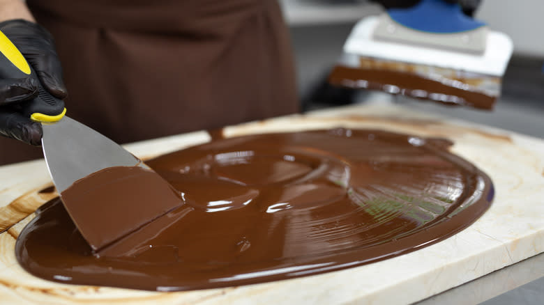 tempering chocolate