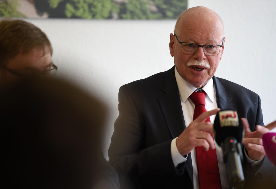 Ulrich Mäurer (SPD), Innensenator von Bremen, stellt bei einer Pressekonferenz Bremens Verfassungsschutzbericht 2018 vor. (Bild: Carmen Jaspersen/dpa)