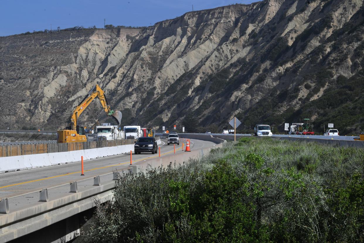 Ongoing construction by the Seacliff ramps on southbound Highway 101 near Mussel Shoals has split the two southbound lanes. The right lane of the split was closed Saturday for pothole work, an official said.