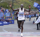 <p>Geoffrey Kamworor of Kenya crosses the finish line first in the men’s division of the New York City Marathon in New York, Nov. 5, 2017. (Photo: Seth Wenig/AP) </p>