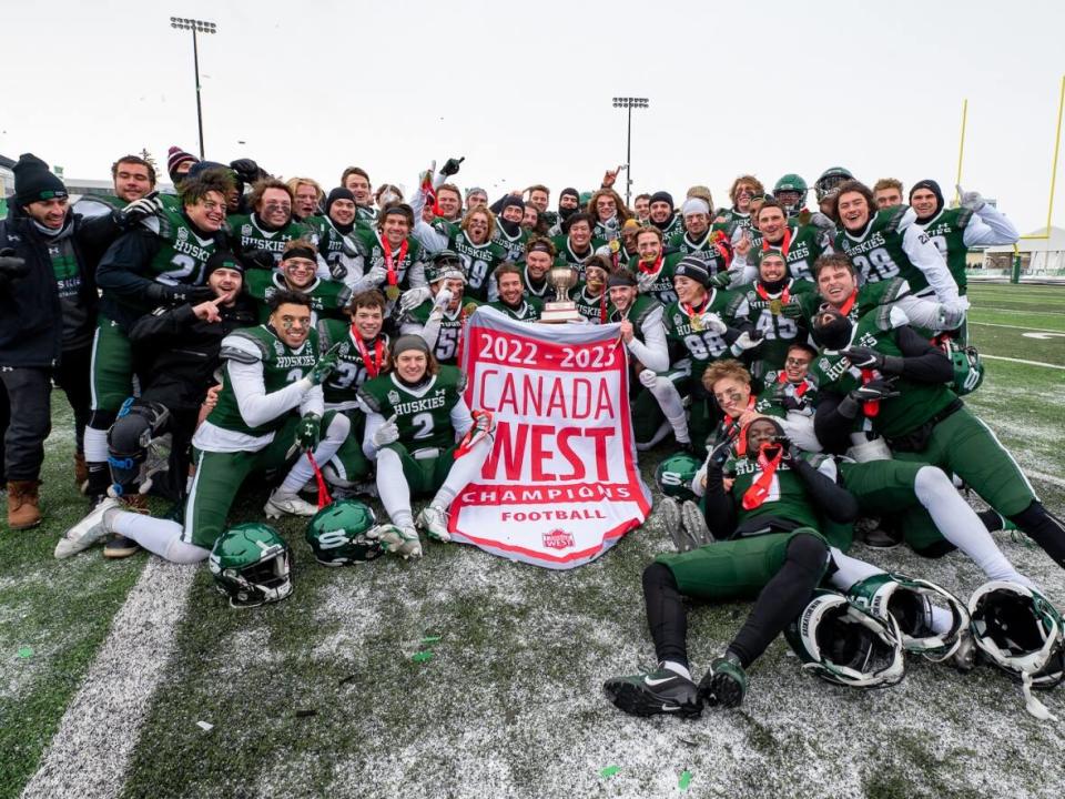 The University of Saskatchewan Huskies beat the UBC Thunderbirds in a bout for the Hardy Championship on Saturday. (Electric Umbrella/Huskie Athletics - image credit)