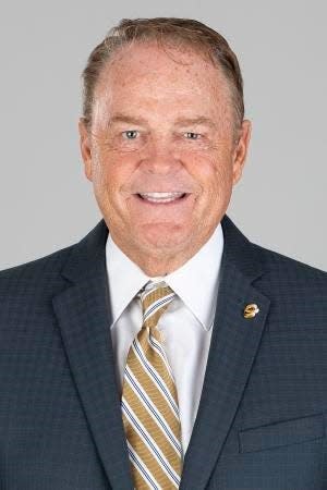 Missouri basketball assistant coach Dave "Dickey" Nutt