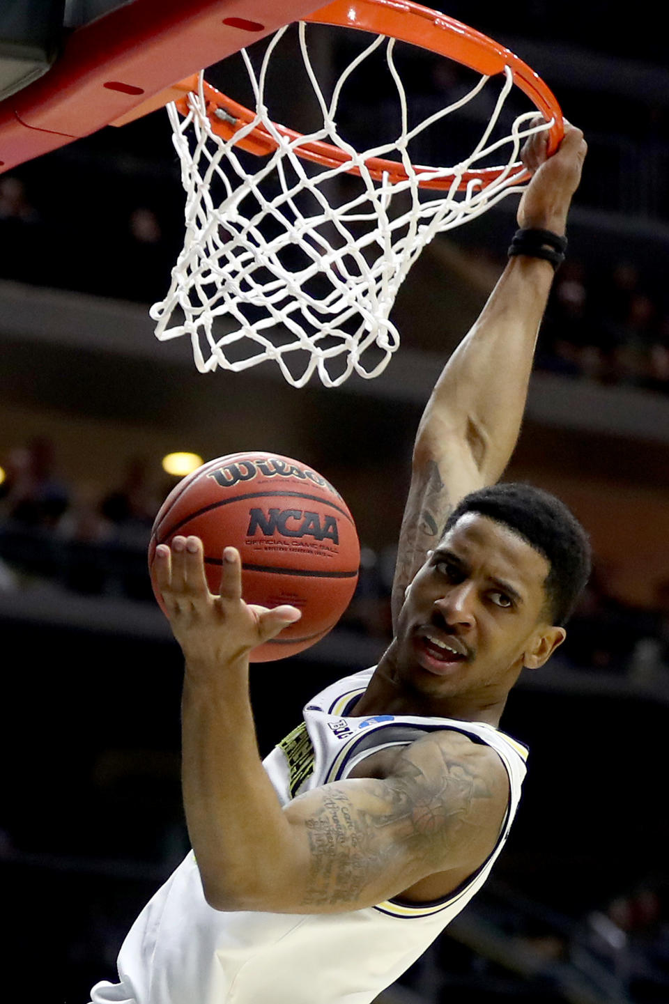 <p>Charles Matthews #1 of the Michigan Wolverines dunks the ball against the Florida Gators during the second half in the second round game of the 2019 NCAA Men’s Basketball Tournament at Wells Fargo Arena on March 23, 2019 in Des Moines, Iowa. (Photo by Jamie Squire/Getty Images) </p>