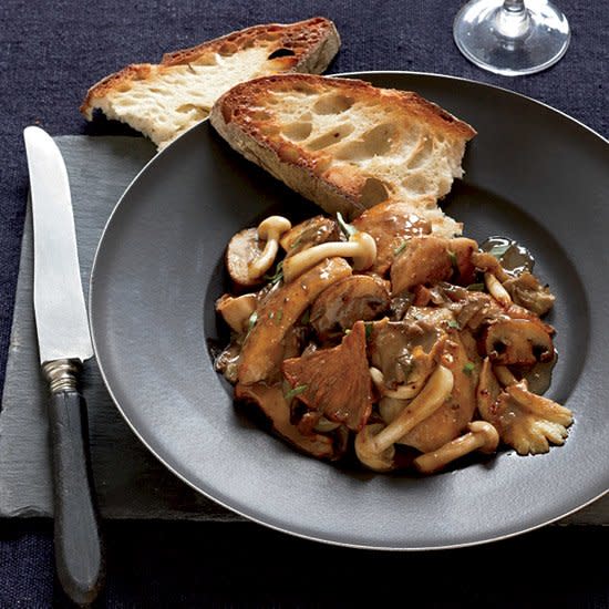 Chicken, Wild Mushroom and Roasted-Garlic Sauté