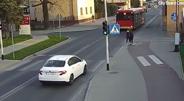 She can be seen standing up straight after the fall and is hugged by the other woman in an apparent apology. Photo: City Guard Czechowice-Dziedzice