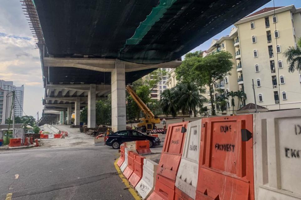 A view of construction works for the Setiawangsa-Pantai Expressway (SPE) project at Jalan 1/76 in the Taman U-Thant area. — Picture by Hari Anggara