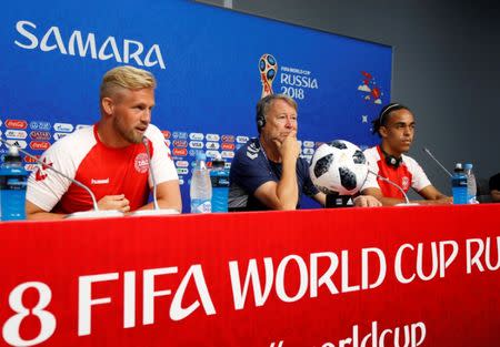 Soccer Football - World Cup - Denmark Press Conference - Samara Arena, Samara, Russia - June 20, 2018 Denmark coach Age Hareide with Kasper Schmeichel and Yussuf Poulsen during the press conference REUTERS/David Gray