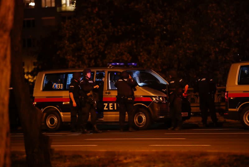 Gunfire exchanges in Vienna