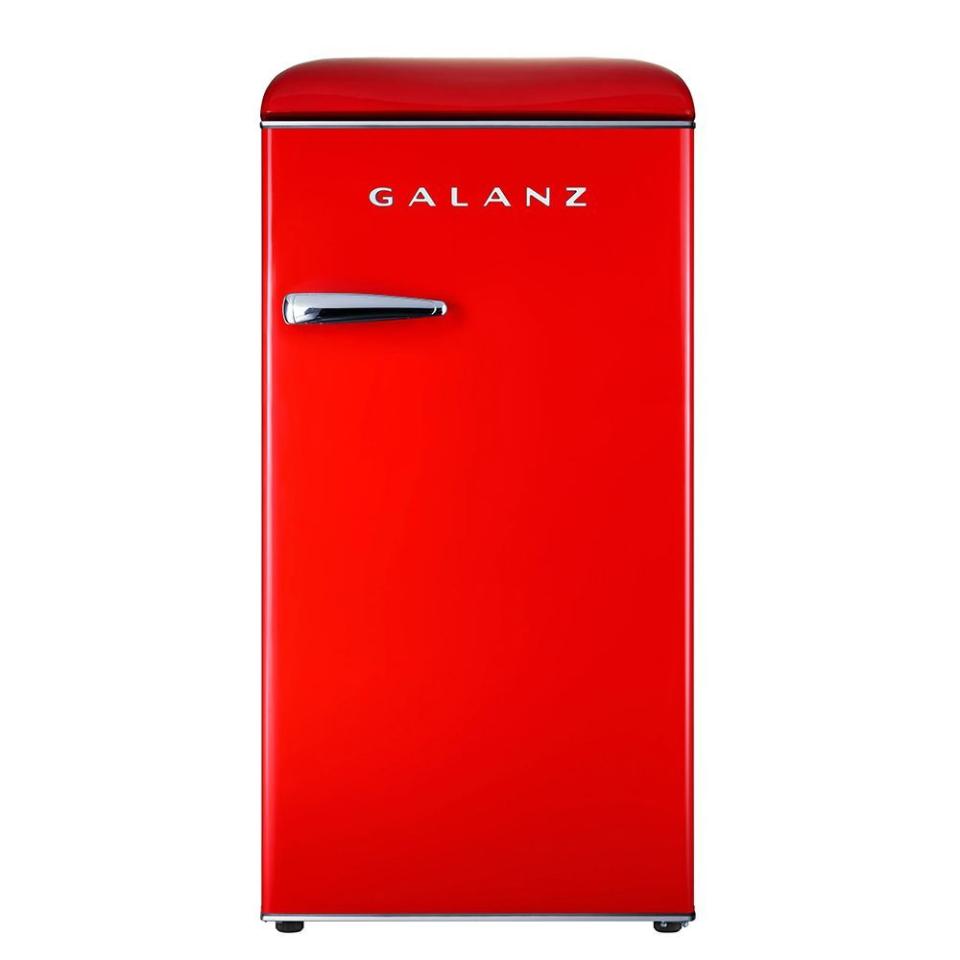 9) Galanz Retro Freestanding Mini Fridge