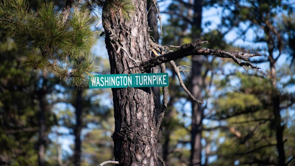 A sign is posted on Washington Turnpike in the Pine Barrens, about 7 miles from the site where a pilot and a photographer for 6abc in Philadelphia were killed, the station reported Wednesday. CHRIS LACHALL/USA TODAY NETWORK ATLANTIC GROUP/CHRIS LACHALL/USA TODAY NETWORK ATLANTIC GROUP / USA TODAY NETWORK