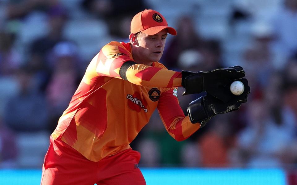 Jamie Smith of Birmingham Phoenix catches the ball during The Hundred match between Birmingham Phoenix Men and Northern Superchargers Men at Edgbaston on August 06, 2024 in Birmingham, England