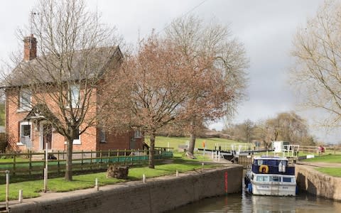 Strensham Lock on the River Avon near Eckington, Wychavon - Credit: Paul Weston /Alamy 