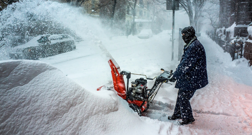 snow blowers, best snow blower, best snow thrower, man using snow blower for snow removal, shovelling, canadian winter