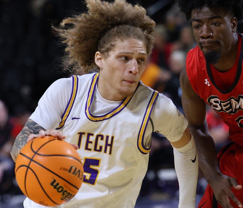 Tennessee Tech's Brett Thompson (4) scored 18 points in the OVC tournament championship game Saturday against Southeast Missouri in Evansville, Indiana.