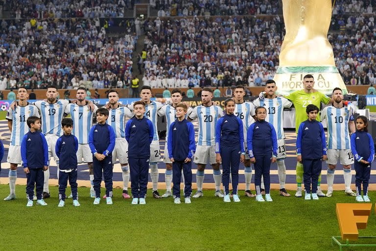 El equipo titular de la selección argentina en la final del Mundial Qatar 2022 ante Francia