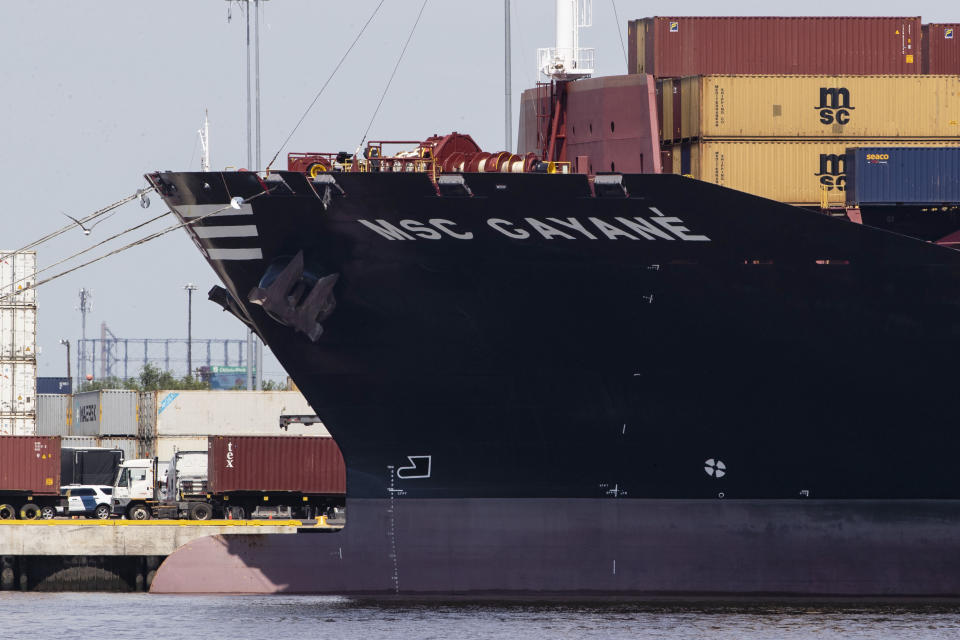 Esta foto de archivo del 24 de junio de 2019 muestra al MSC Gayane amarrado en la terminal marítima de Packer en Filadelfia. Las autoridades aduaneras anunciaron el lunes 8 de julio de 2019 que habían incautado el barco de carga donde los agentes descubrieron cerca de 40,000 libras, o casi 18,000 kilogramos, de cocaína cuando el barco fue inspeccionado en Filadelfia el mes pasado. (AP / Matt Rourke, Archivo)