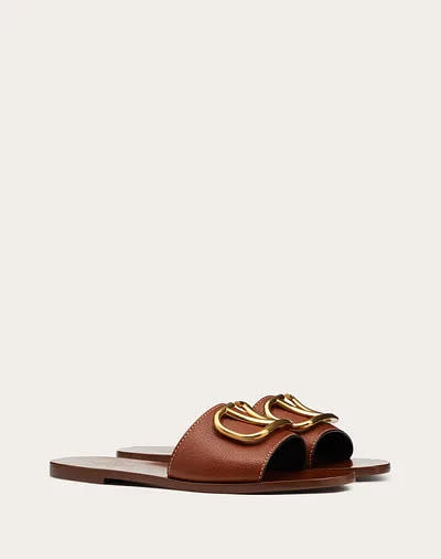 valentino garavani vlogo signature slide sandal in grainy cowhide with accessory - woman - sandals