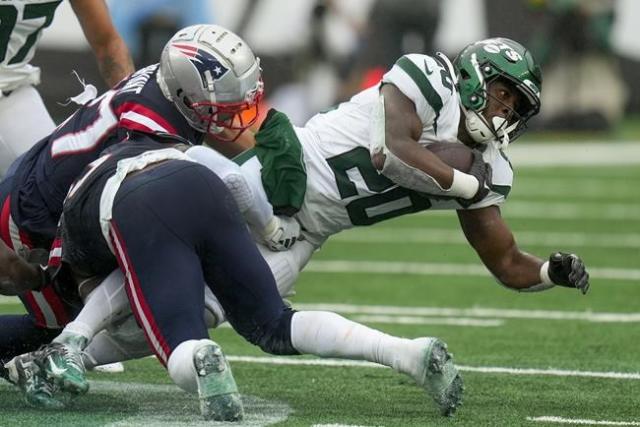 Jets' Breece Hall aiming to put rough NFL debut behind him