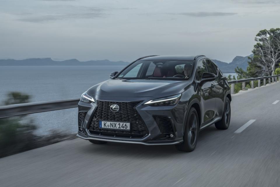 lexus-nx-12-21