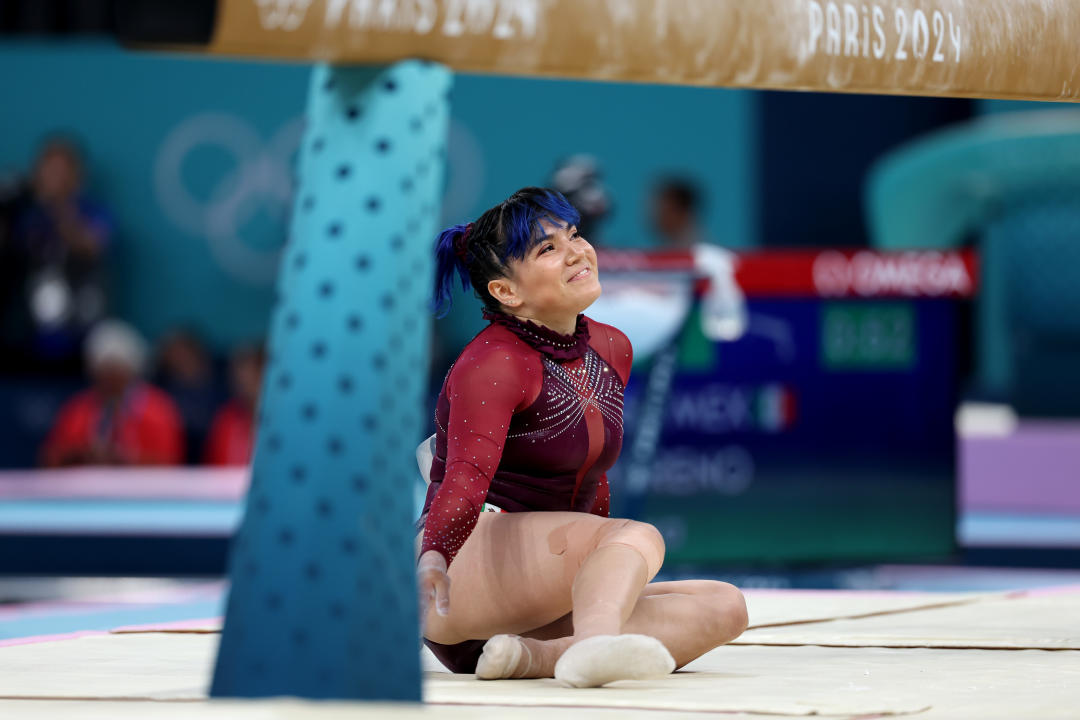 Alexa Moreno tras sufrir una caída de la barra (Foto:Ezra Shaw/Getty Images)