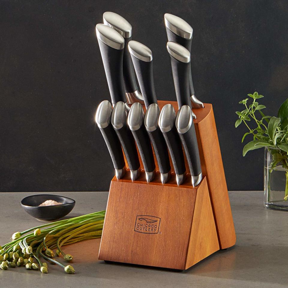 Chicago Cutlery Fusion Steak Knife Set, 6 Pieces. (Photo: Amazon)