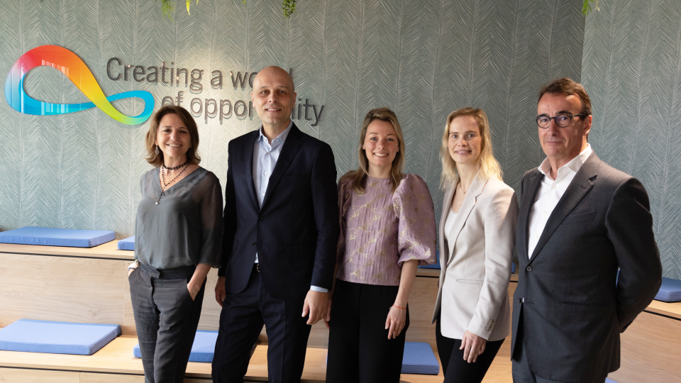 Photographed from left to right:•Cristina Marti, Director API Sales and Strategy, IMCD Group•Gianluca Galimberti, General Manager, Cobapharma•Tess Hendriks, Legal Counsel M&A, IMCD Group•Fenna van Zanten, Director M&A, IMCD Group•Jose Alcover, Managing Director, IMCD Iberia & Maghreb