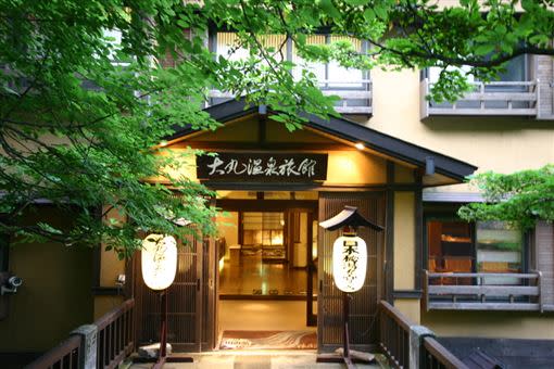 「那須溫泉大丸溫泉旅館」隱身在栃木縣海拔1,300公尺的深山中，吸引不少旅客慕名造訪。（圖／樂天旅遊提供）